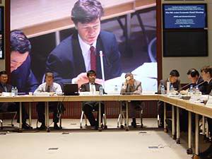 参加第五次“亚洲经济圆桌会议”海闻教授赴日讨论SARS对亚洲经济的影响2
