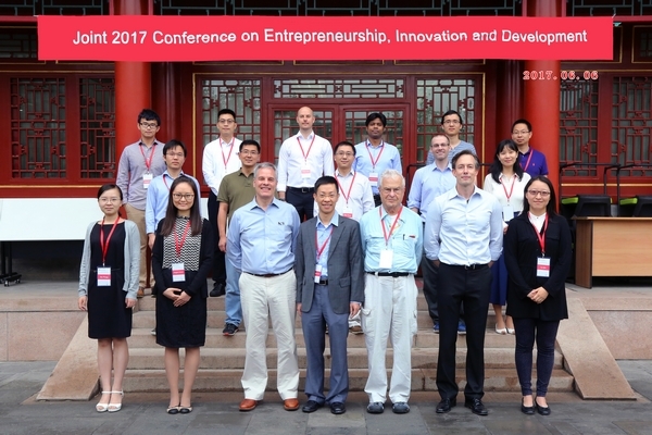 瑞典会议 合影1